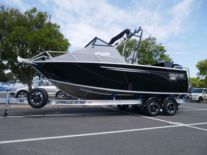 yellowfin 6200 Cabin